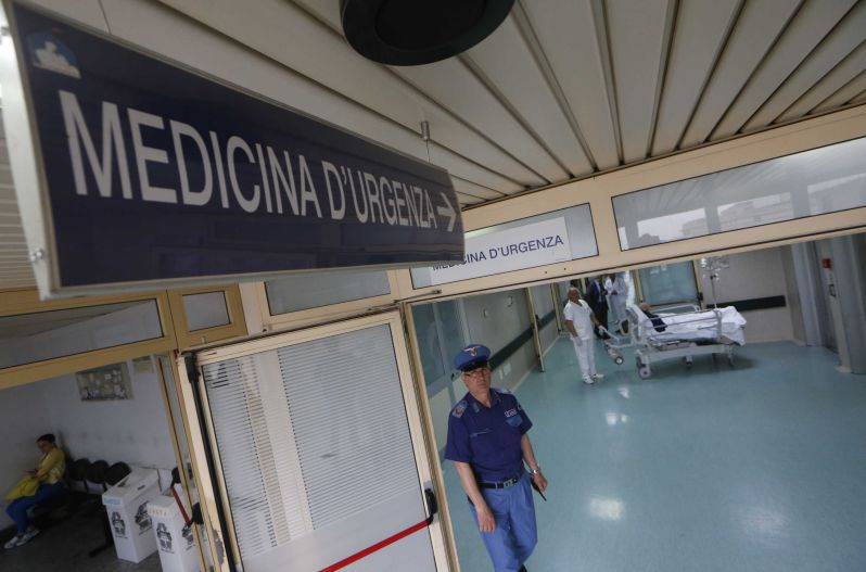 Cardarelli, spazientiti per l'attesa aggrediscono un'infermiera: denunciati