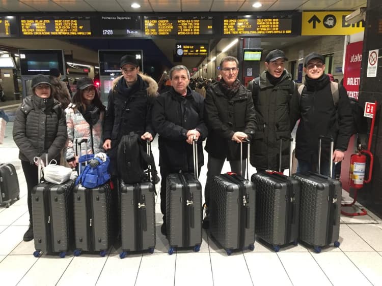 Zero Robotics, i giovani programmatori napoletani a Boston per la finale La partenza del Team del Righi da Napoli centrale alla volta di Fiumicino - missione zero robotics