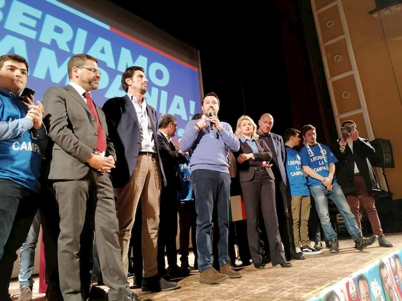 Salvini arriva e candida ...Topolino