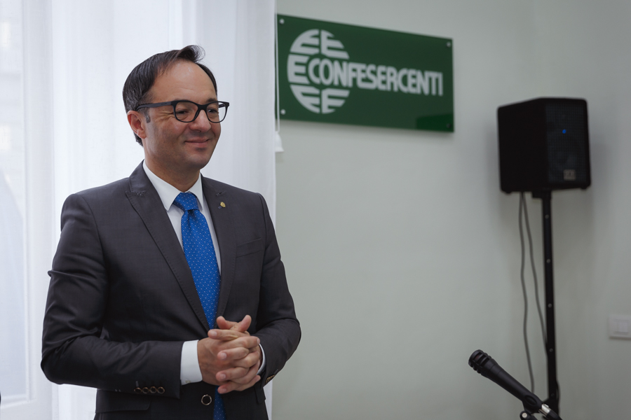 “Due mesi di stop a tasse e fitti”: la proposta del presidente di Confesercenti Interregionale  Vincenzo Schiavo