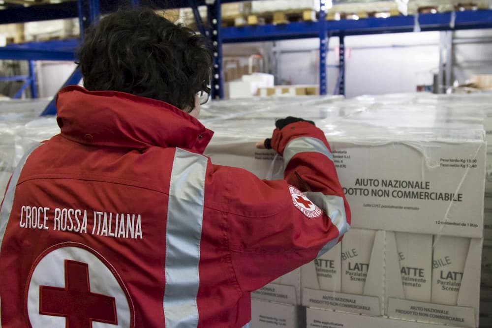 Croce Rossa Napoli, distribuiti viveri a 11000 persone per l’emergenza Coronavirus