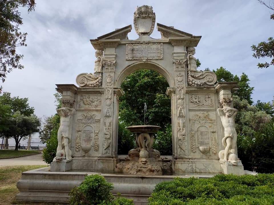 Napoli, tornano in funzione le storiche fontane della Villa Comunale