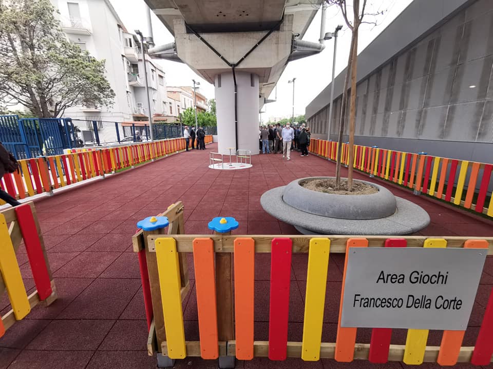 Scampia, nella stazione Eav recuperata un’area giochi in memoria del vigilante ucciso