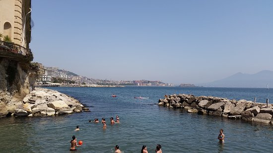 Tutte le spiagge libere di Napoli sono aperte ai cittadini: l’annuncio dell’assessora Menna