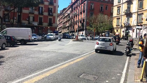 Piazza Mazzini, arrestato pusher: percorreva sempre lo stesso tragitto per raggiungere i clienti