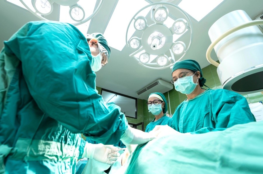 “Realtà aumentata” diventa il super occhio del chirurgo per vedere dentro il  tumore.  Primi due interventi guidati dall’intelligenza artificiale su rene e prostata