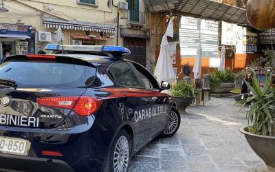 Napoli Centro, investono un 17enne e carabinieri: arrestati