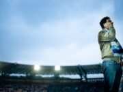 Top e Flop del Napoli a metà stagione 2022 – 2023 Un tifoso del Napoli nello stadio Maradona