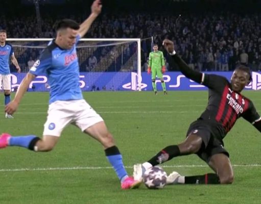 Clamoroso rigore negato al Napoli sul risultato di 0-0 che errore per Marciniak