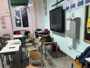 Trecase, crolla intonaco in aula durante un consiglio di interclasse: ferita una docente. Il sindaco dispone la chiusura del plesso di Via Vesuvio