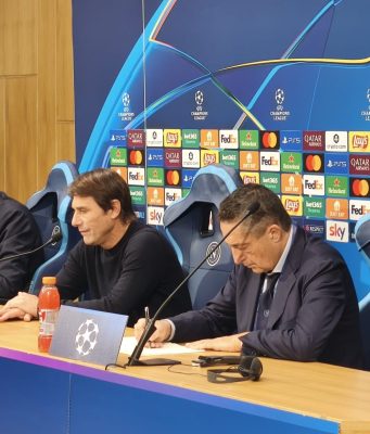 Napoli–Qarabag 2-0, serata magica nel segno di Diego. Conte: “L’energia è tutto. I ragazzi sono eccezionali”