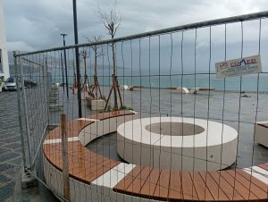 Piazza Scarpati, Meta, fermi i lavori 