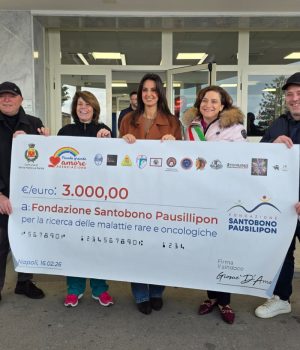 Befana_solidale_consegna_assegno_Pausillipon