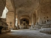 Le Fontanelle, il cimitero dei morti senza nome Le Fontanelle, il cimitero dei morti senza nome