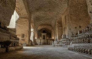 Le Fontanelle, il cimitero dei morti senza nome Le Fontanelle, il cimitero dei morti senza nome