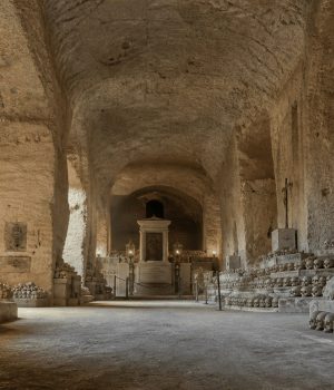 Le Fontanelle, il cimitero dei morti senza nome Le Fontanelle, il cimitero dei morti senza nome