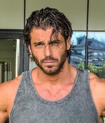 Can Yaman il 10 luglio premiato a Vico Equense Il 10 luglio a Vico Equense ospite d'onore