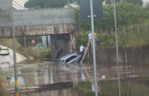 Bomba d’acqua a Torre Annunziata: strade sommerse e caos per il maltempo
