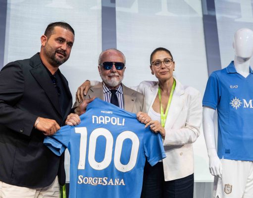 Nuova maglia Napoli Centenario: foto, dettagli e orari store per la divisa 2026/2027