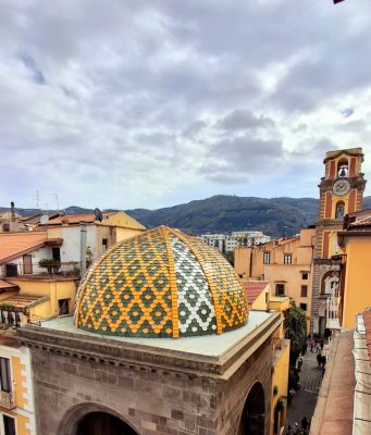 “Votate per il Sedil Dominova per i Luoghi del cuore” Il Sedil Dominova di Sorrento