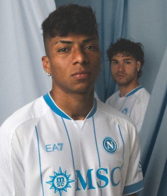 Napoli, presentata la nuova maglia Away 2026/27: “Nápoles” celebra i partenopei nel mondo