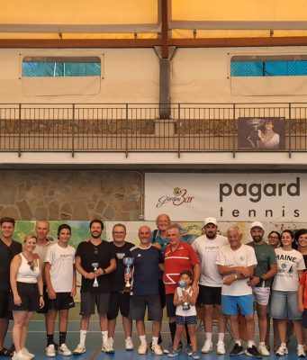 Buccheri vince il primo Memorial di tennis “Luigi Cirillo” al Garden Bar I partecipanti al primo Memorial Luigi Cirillo al Garden Bar di Schiazzano di Massa Lubrense