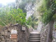 É locale l’escursionista ritrovato morto a Pontone di Scala Un sentiero a Pontone di Scala