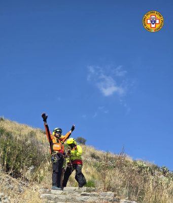 Due coniugi salvati dal Soccorso alpino a Crapolla Il soccorso alpino salva due escursionisti a Crapolaa