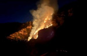 Incendio doloso a Tordigliano sulla Amalfitana Incendio doloso a Tordigliano