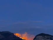 Fuoco sull’Alta Via dei Monti Lattari a Vico equense Sentiero 300 in fiamme