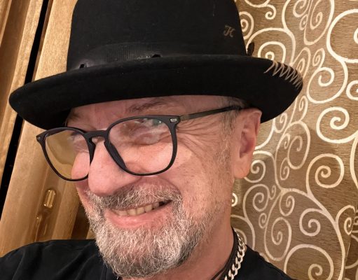 Sergio Caputo: un viaggio intimo tra canzoni storiche, aneddoti e narrazione